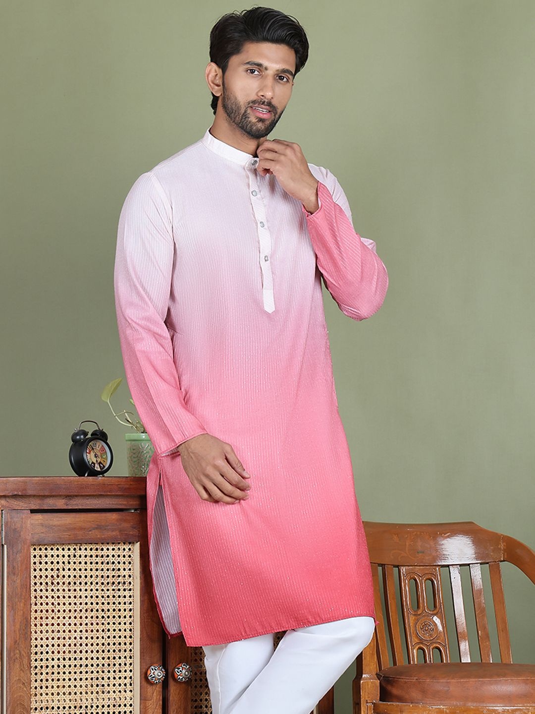 

Jompers Dyed Sequinned Mandarin Collar Straight Kurta, Pink