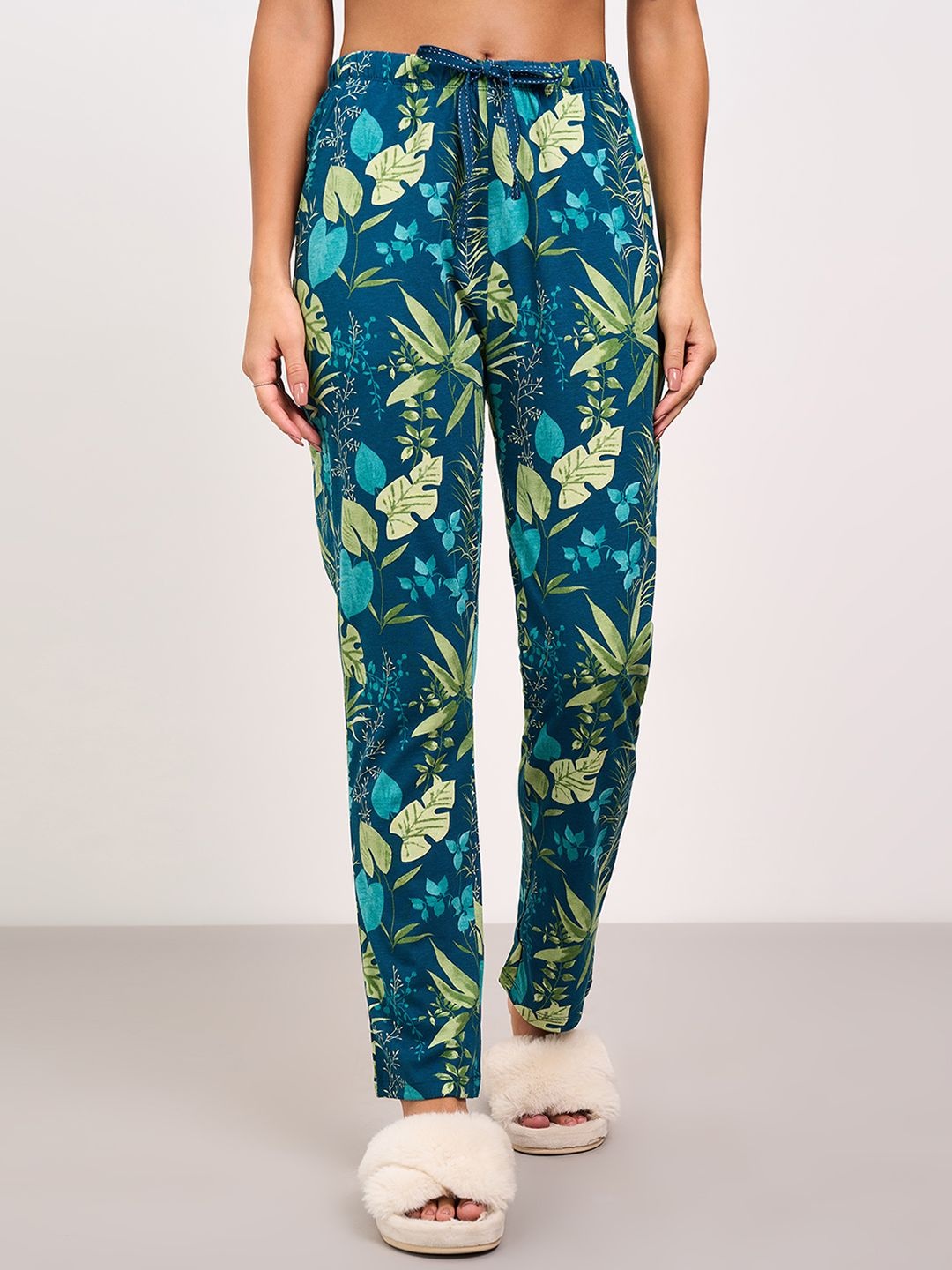 

Dreamz by Pantaloons Women Printed Pure Cotton Lounge Pants, Teal