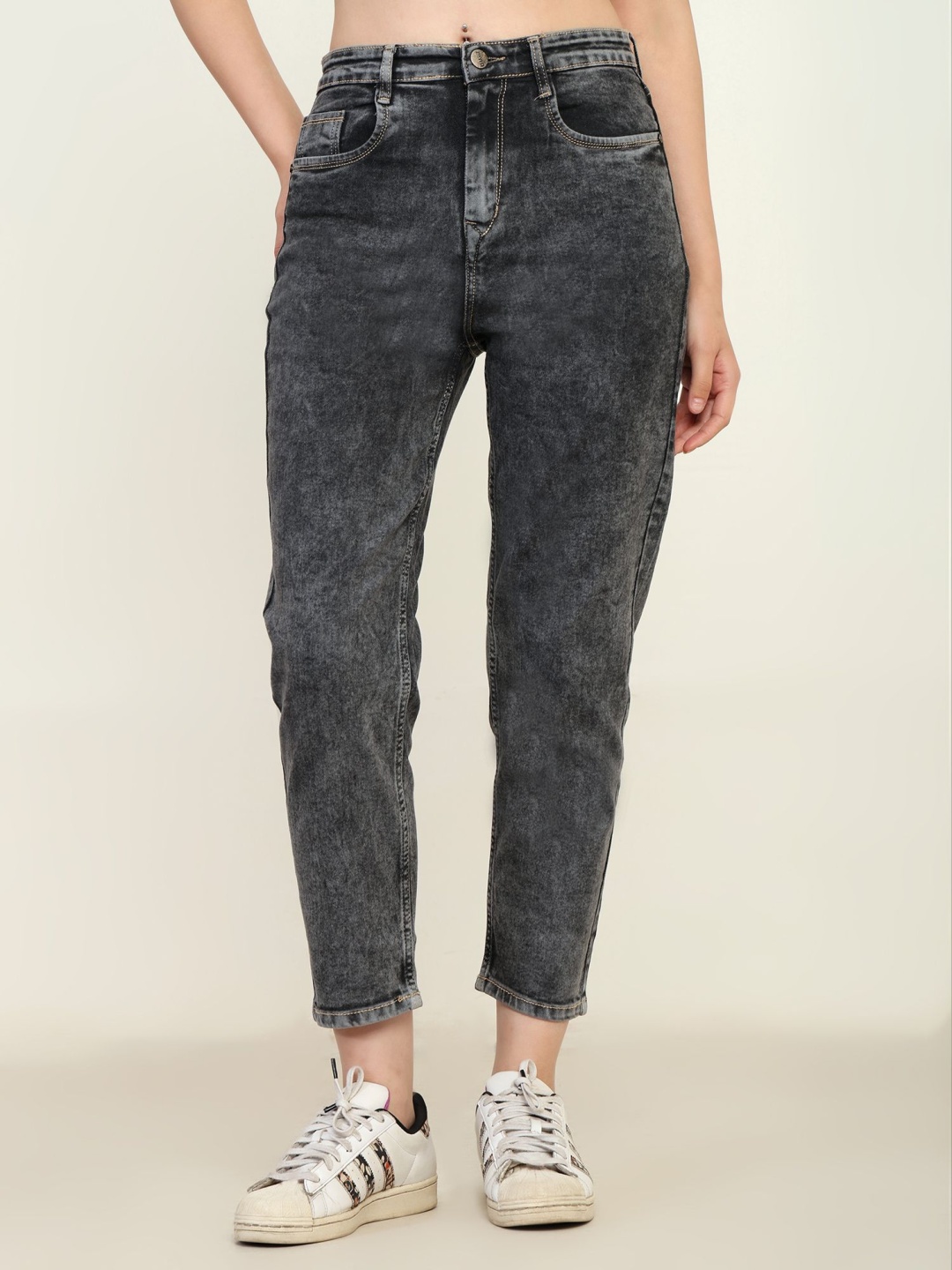 

zayla Women Loose High-Rise Heavy Fade Stretchable Jeans, Grey