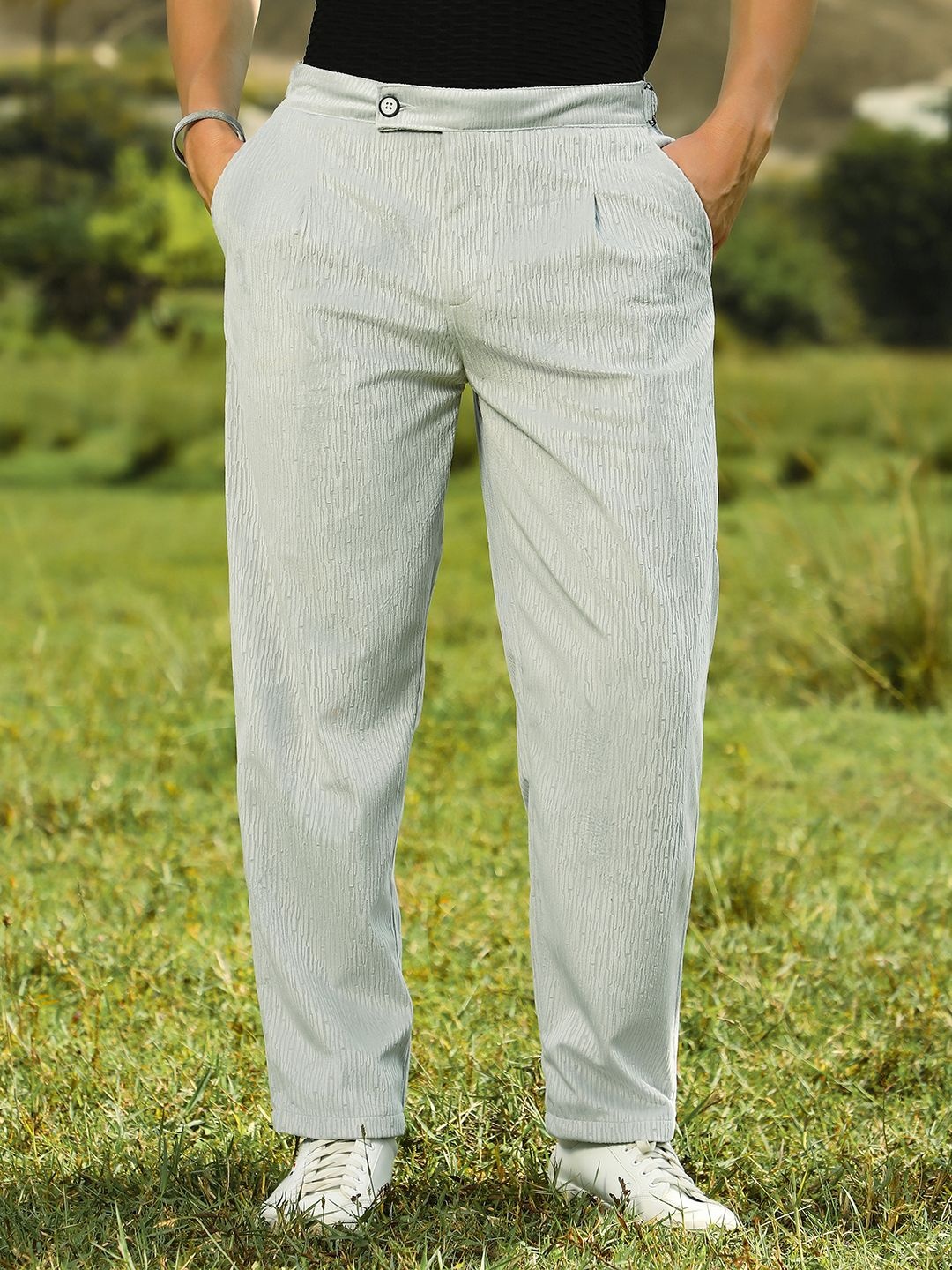 

Campus Sutra Men Relaxed Regular Fit Trousers, Grey