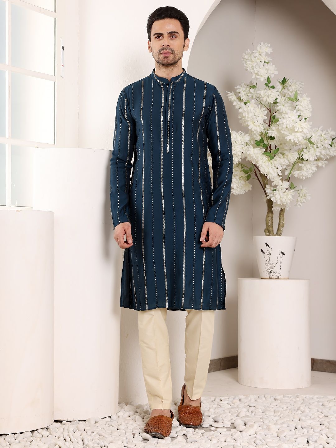 

MULTI SHADES Striped Mandarin Collar Sequinned Straight Kurta With Pyjamas, Blue