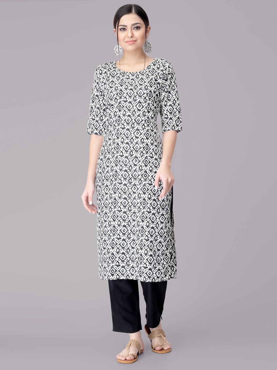 

7Threads Geometric Printed Round Neck Straight Kurta With Trousers, Black