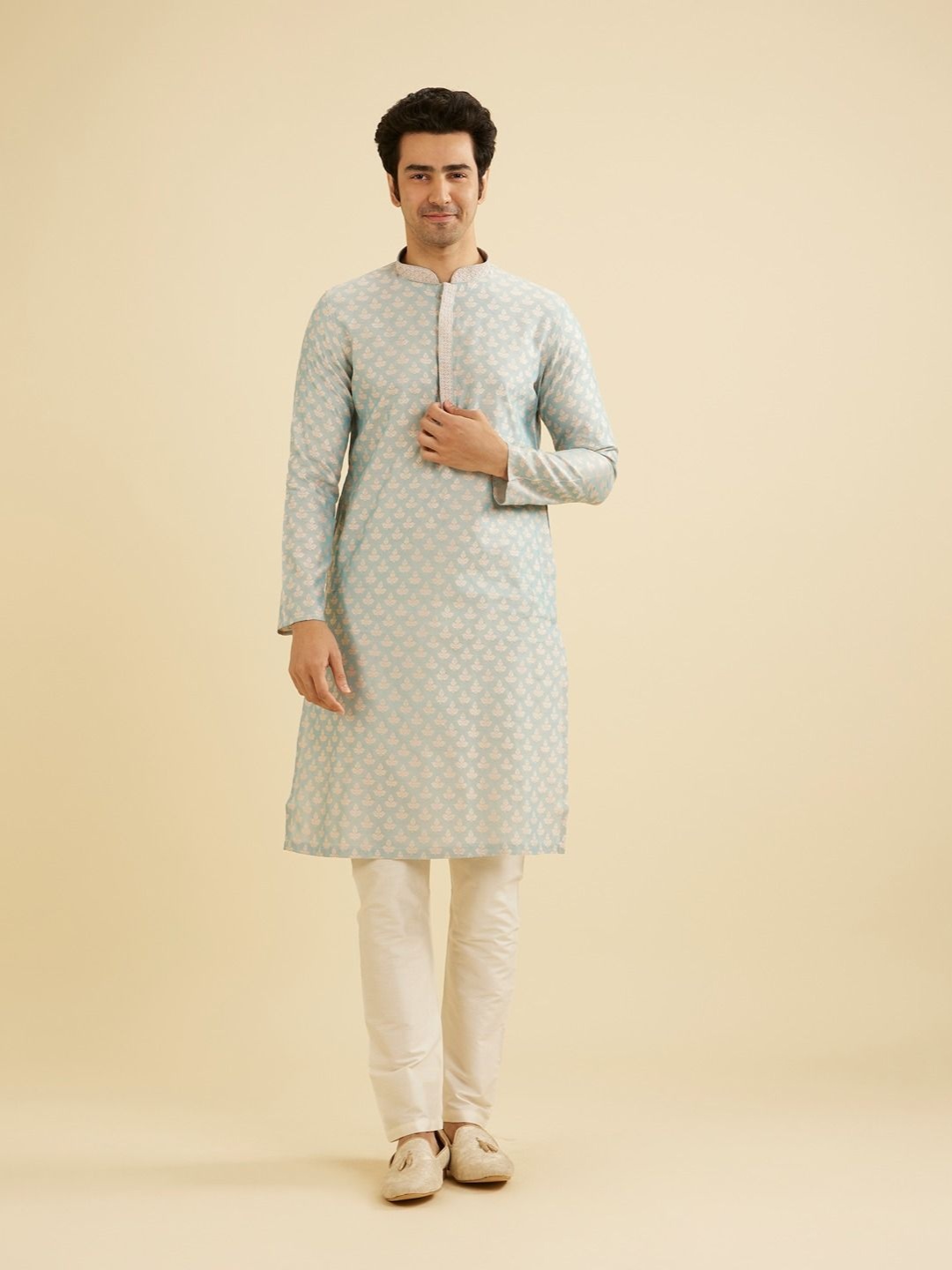 

Manyavar Floral Woven Design Mandarin Collar Straight Kurta With Pyjama, Blue