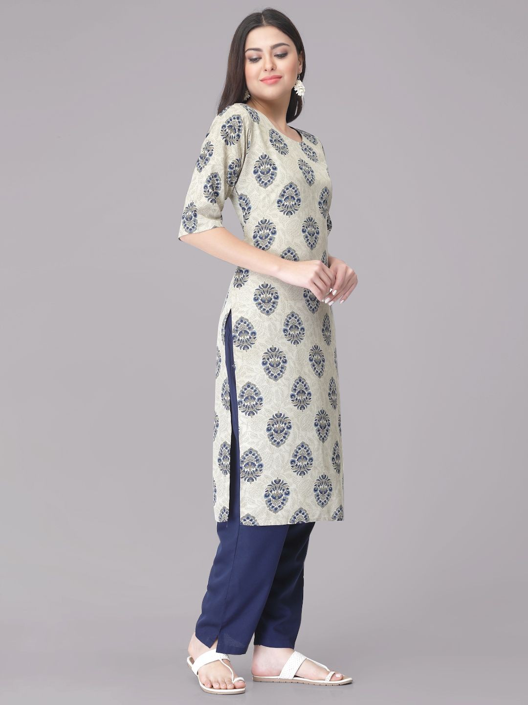 

7Threads Floral Printed Round Neck Straight Kurta With Trousers, Beige