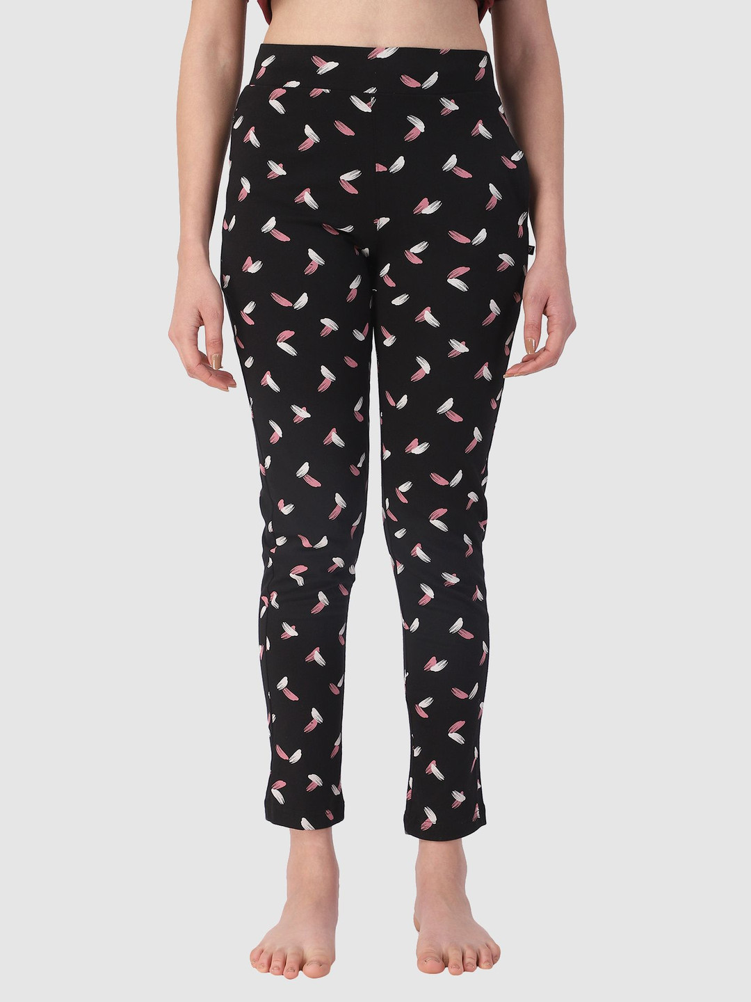 

PROTEENS Women Printed Pure Cotton Mid Rise Lounge Pants, Black