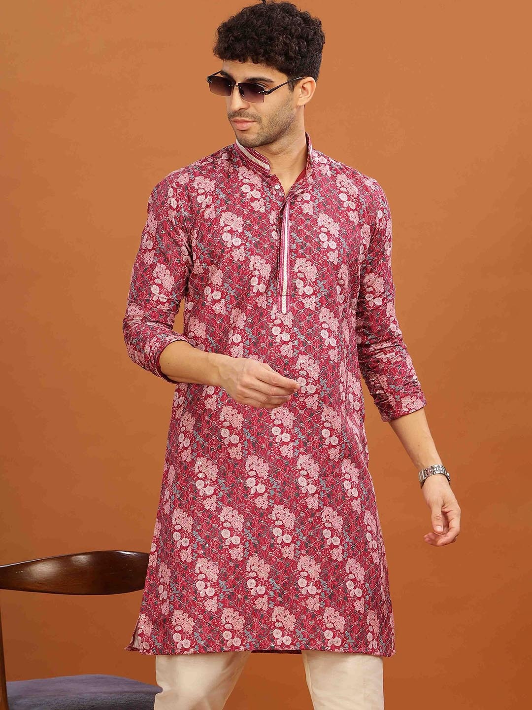 

Anouk Red Floral Printed Sequinned Mandarin Collar Cotton Straight Kurta