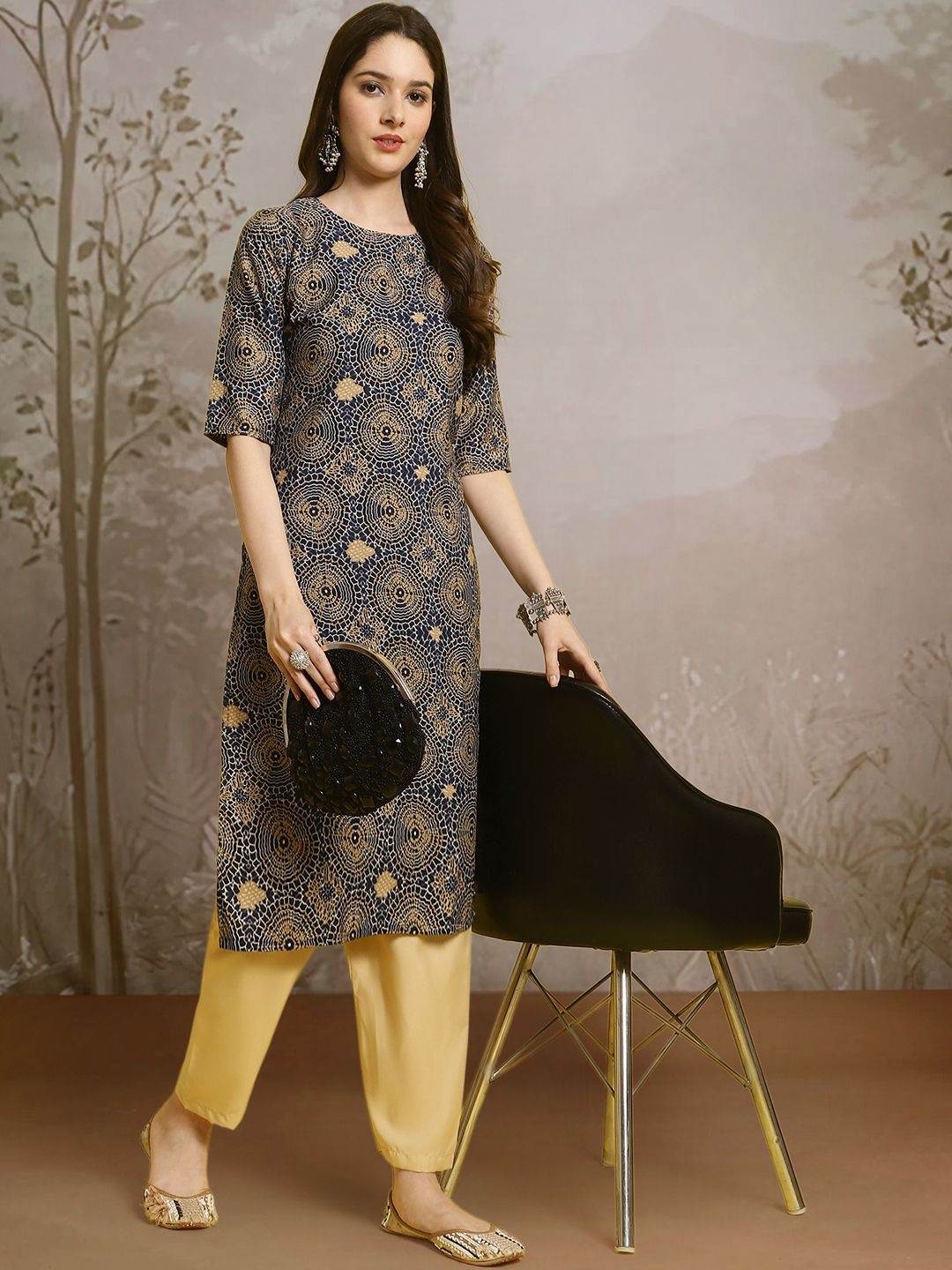 

7Threads Floral Printed Round Neck Straight Kurta With Trouser, Navy blue