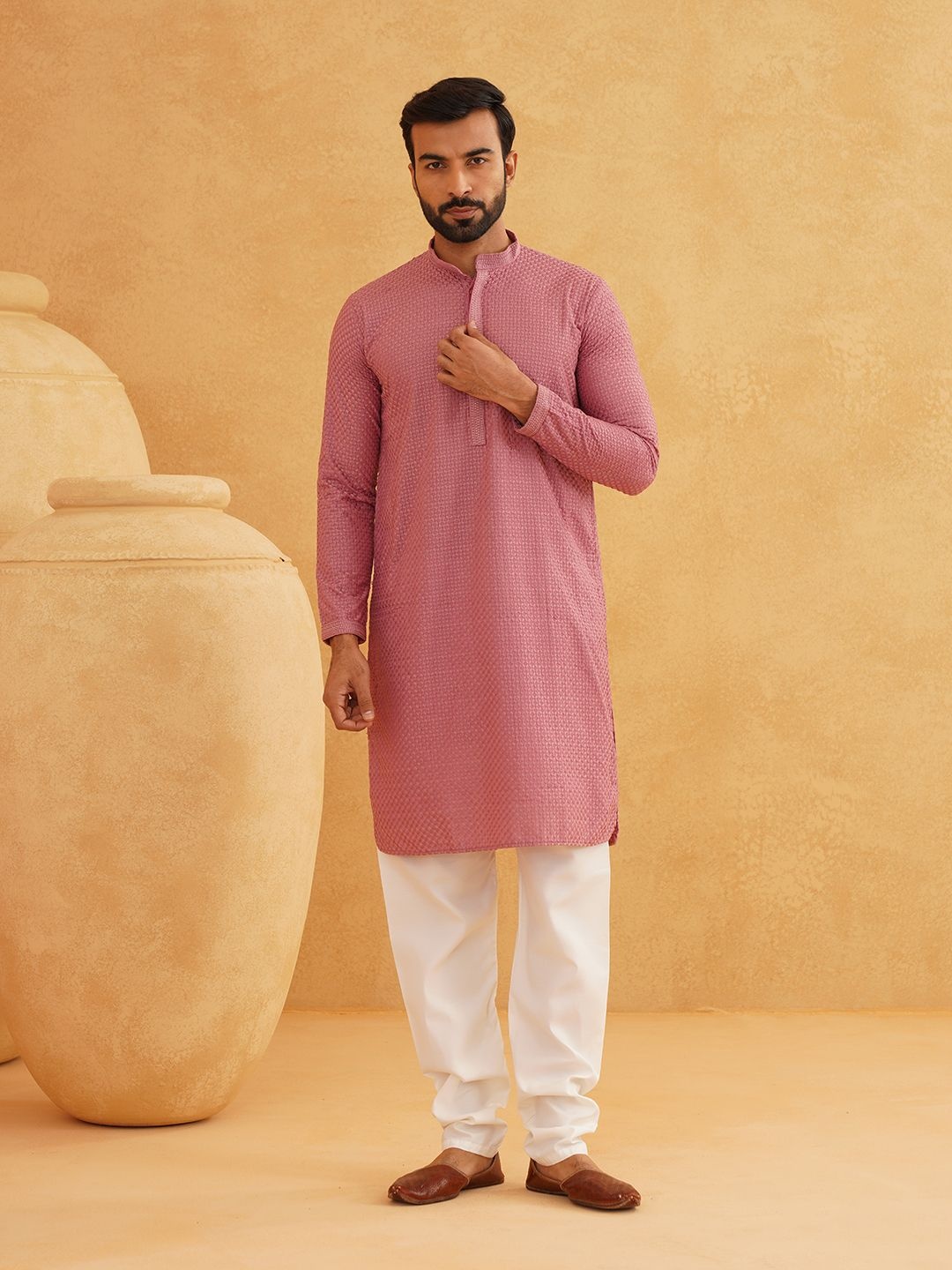 

SOJANYA Geometric Embroidered Mandarin Collar Pure Cotton Straight Kurta, Coral
