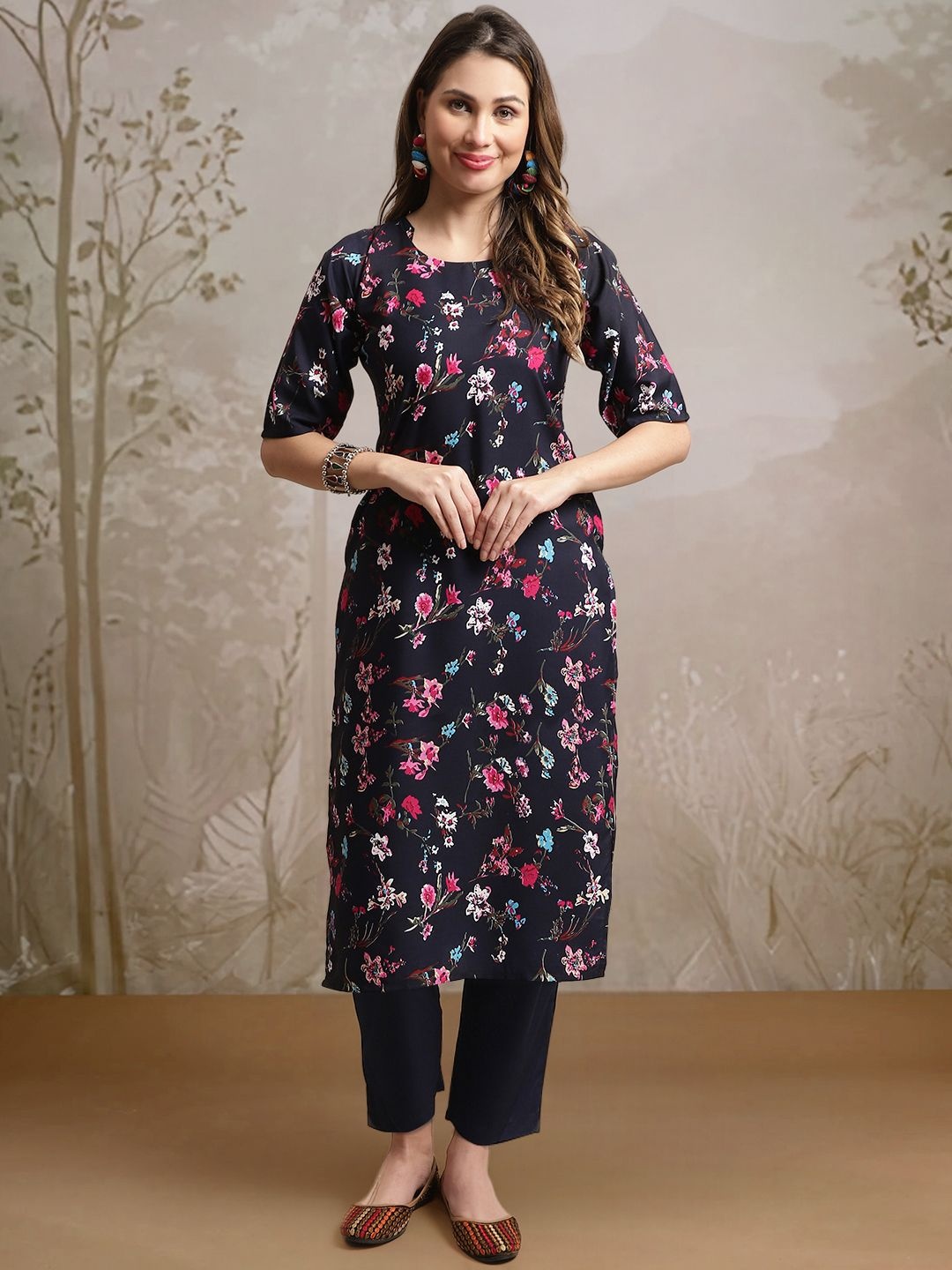 

7Threads Floral Printed Round Neck Kurta And Trousers, Black
