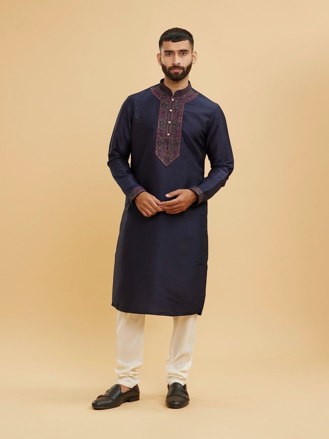 

Manyavar Floral Embroidered Thread Work Mandarin Collar Straight Kurta With Churidar, Blue