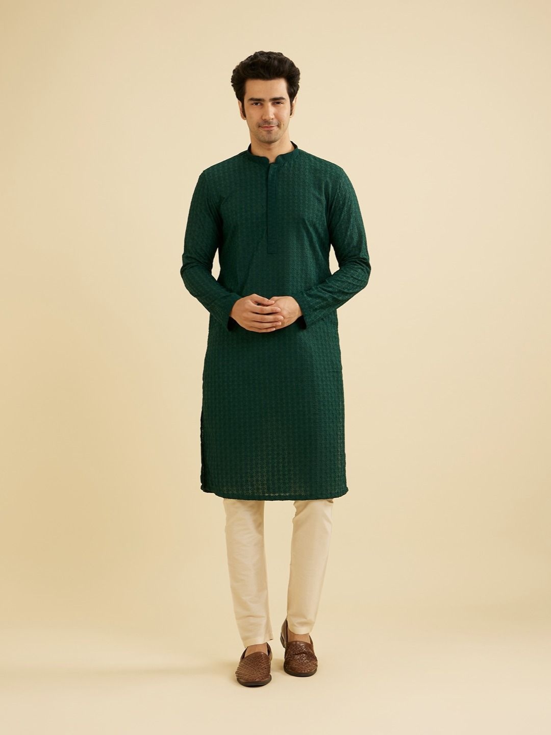 

Manyavar Chikankari Embroidered Mandarin Collar Straight Kurta With Pyjama, Green