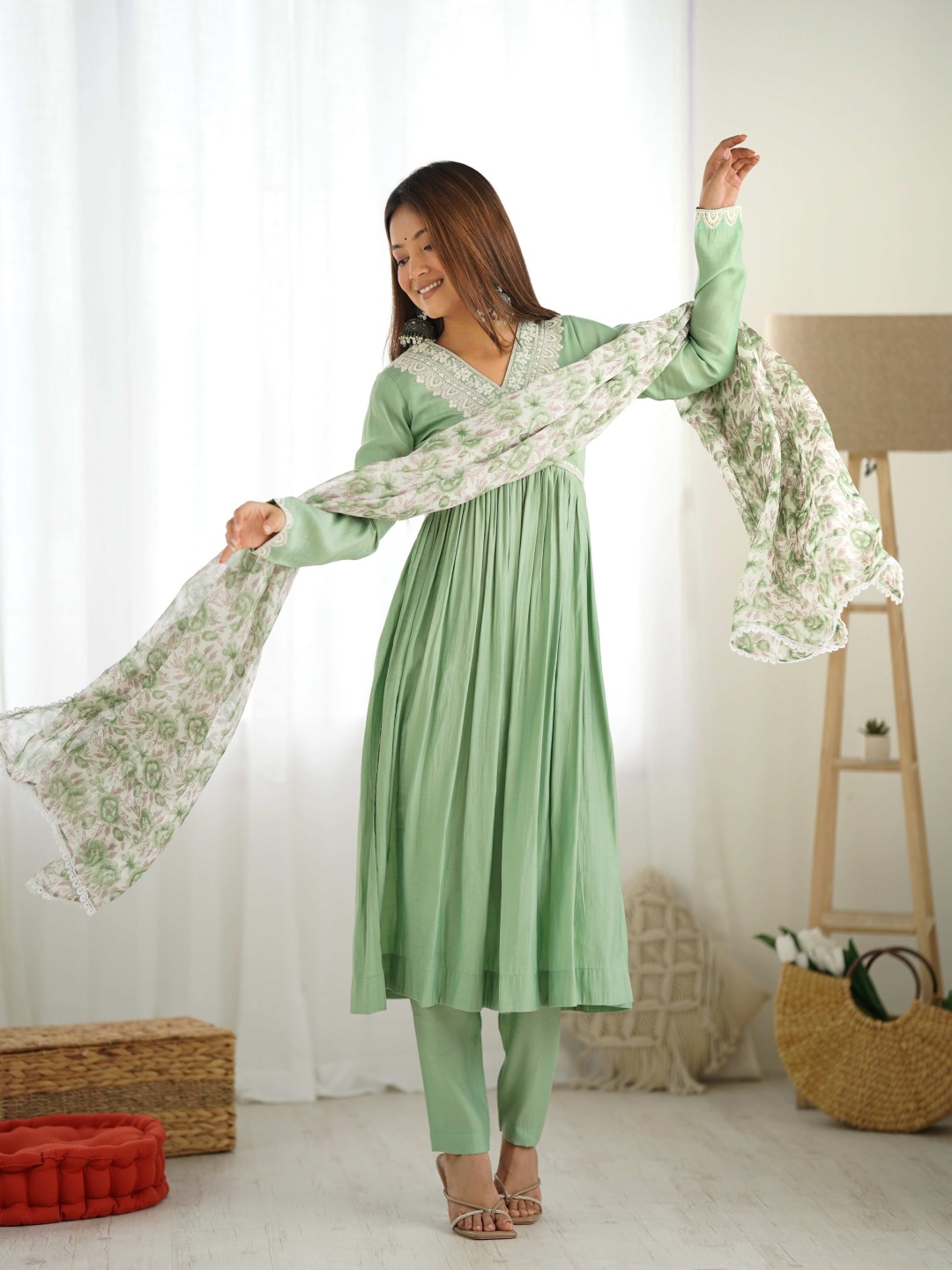 

Tanhai Floral Embroidered Embellished Empire V-Neck Anarkali Kurta With Trousers & Dupatta, Green
