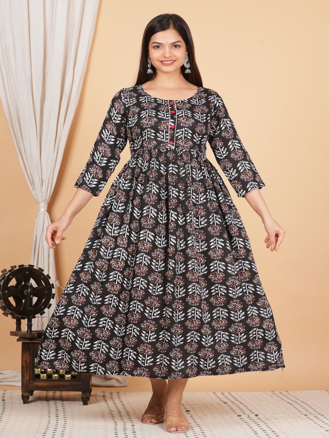

PRIYAGANI GARMENTS Ethnic Motifs Gotta Patti Work Anarkali Kurta, Black