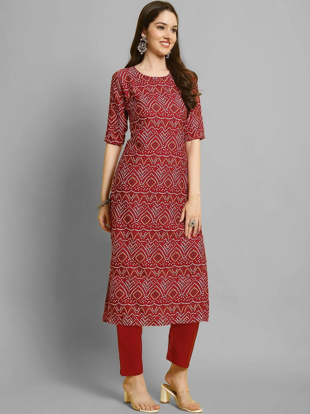 

7Threads Ethnic Motifs Printed Round Neck Straight Kurta With Trousers, Maroon