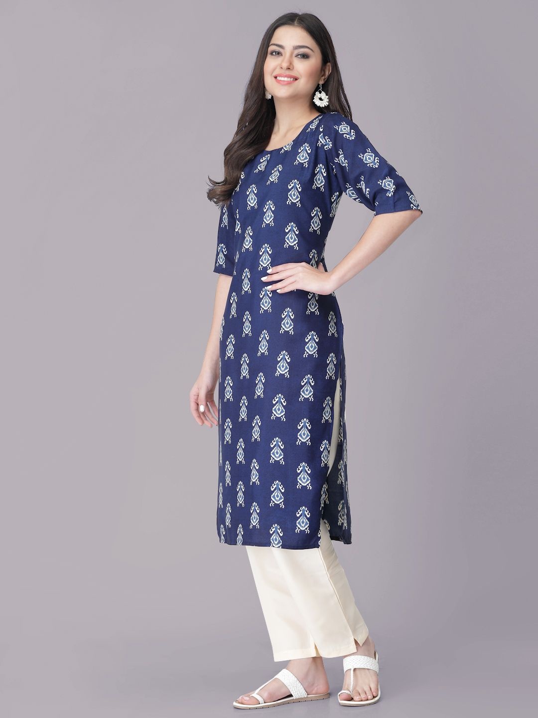 

7Threads Ethnic Motifs Printed Round Neck Straight Kurta With Trousers, Blue