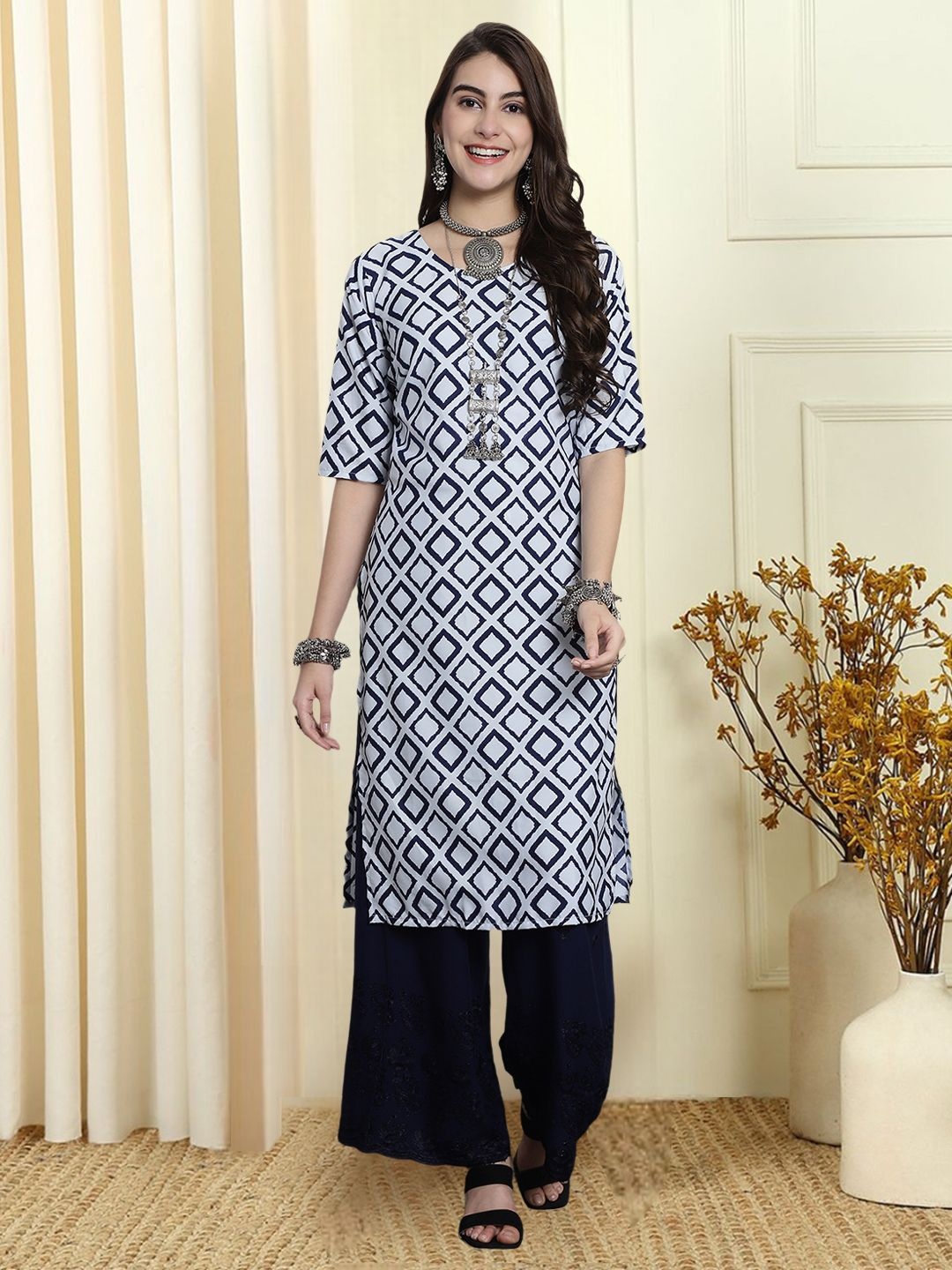 

7Threads Geometrical Printed Round Neck Straight Kurta, Blue