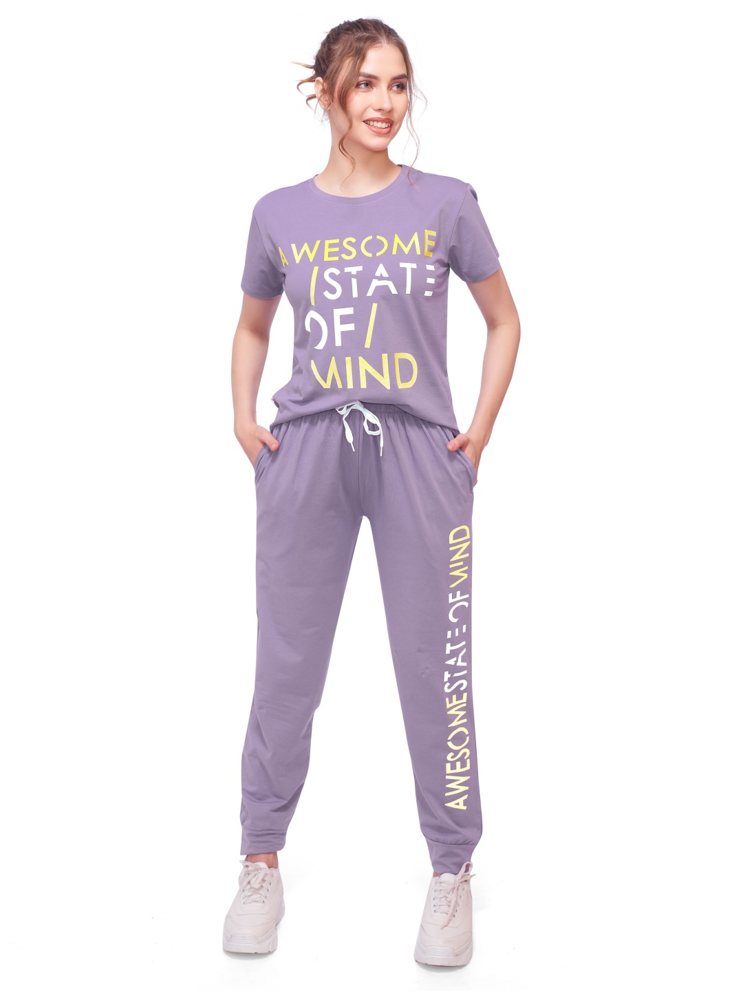 

LOTIK Women Typography Printed T-shirt and Joggers, Purple