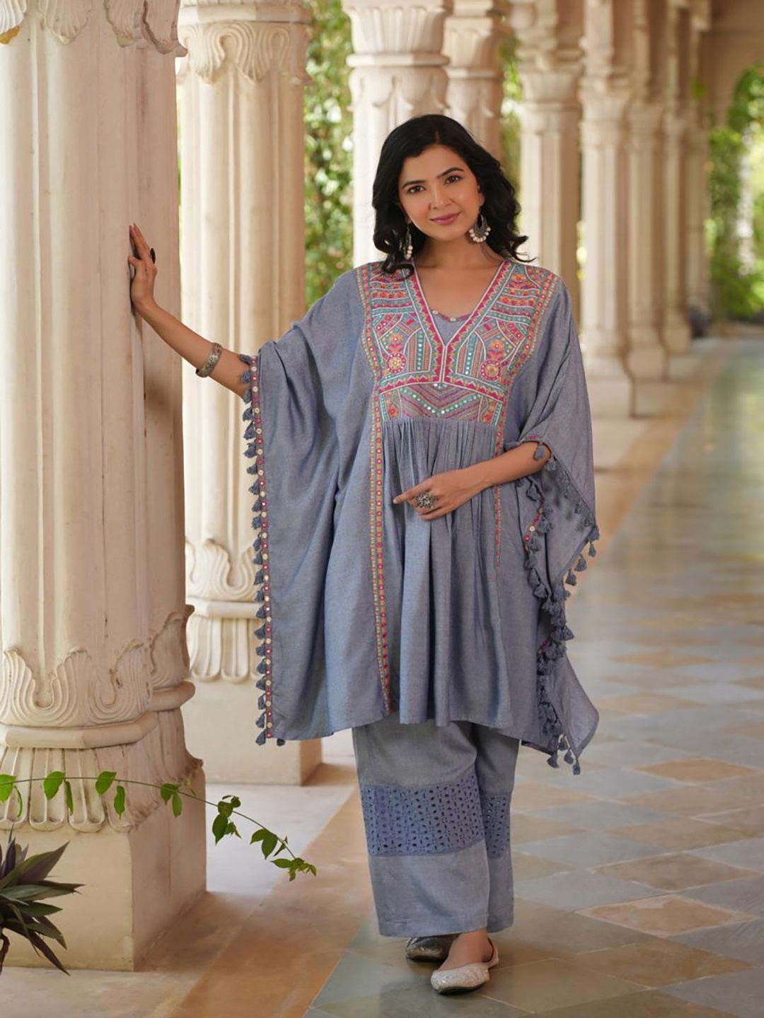 

AARAAS Ethnic Motifs Embroidered Mirror Work V-Neck Kaftan And Palazzo, Grey