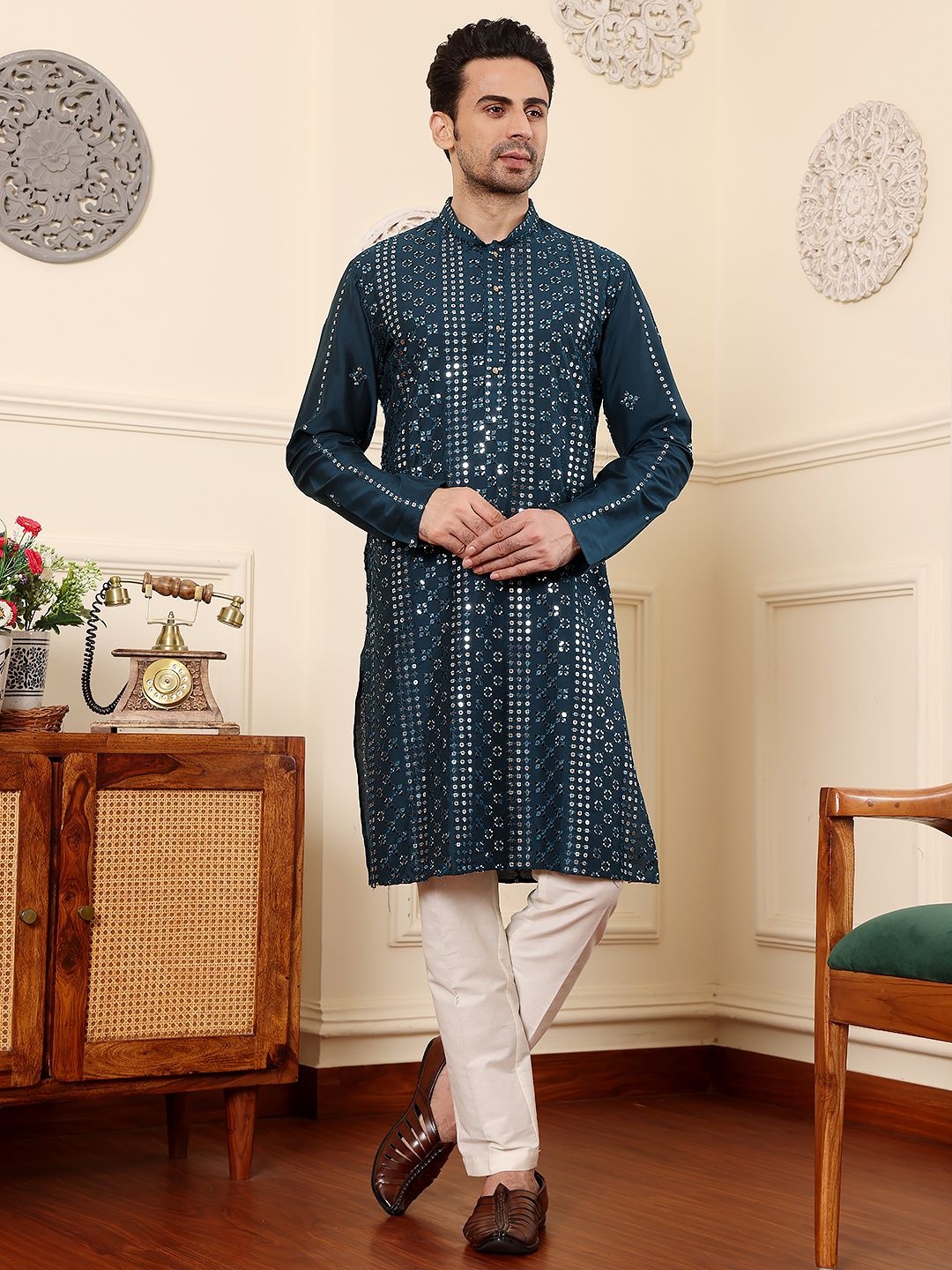 

MULTI SHADES Ethnic Motifs Embroidered Mandarin Collar Sequenned Kurta With Pyjama, Blue