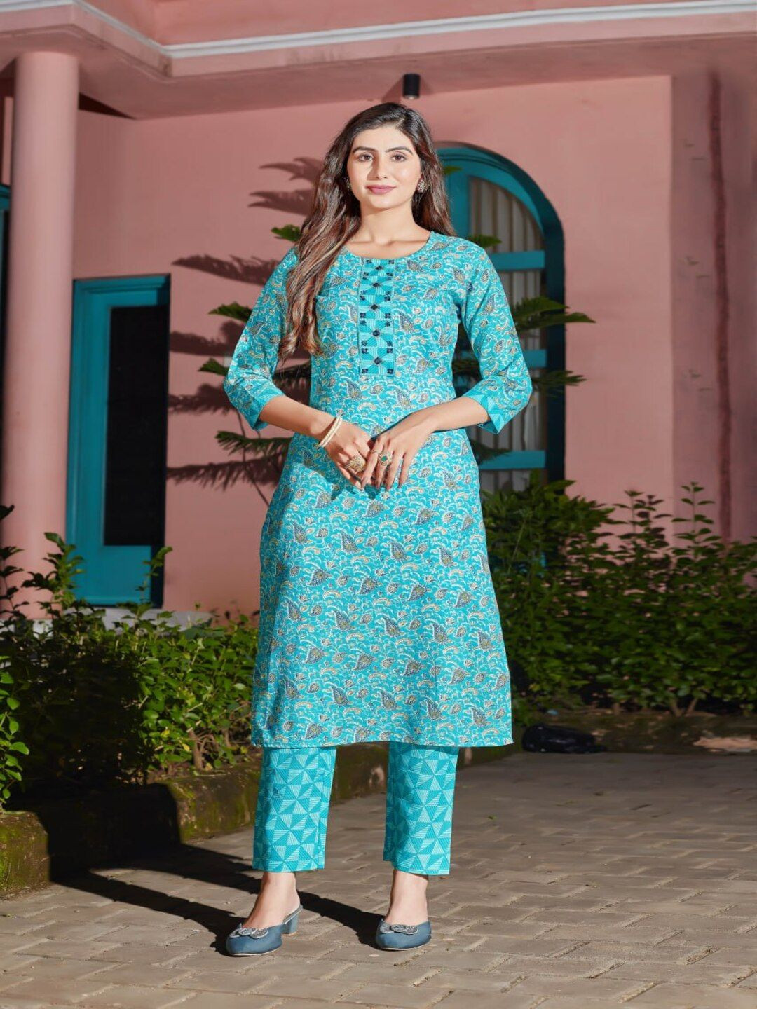 

SHIJILA Ethnic Motifs Printed Mirror Work Round Neck Kurta With Trouser, Turquoise blue