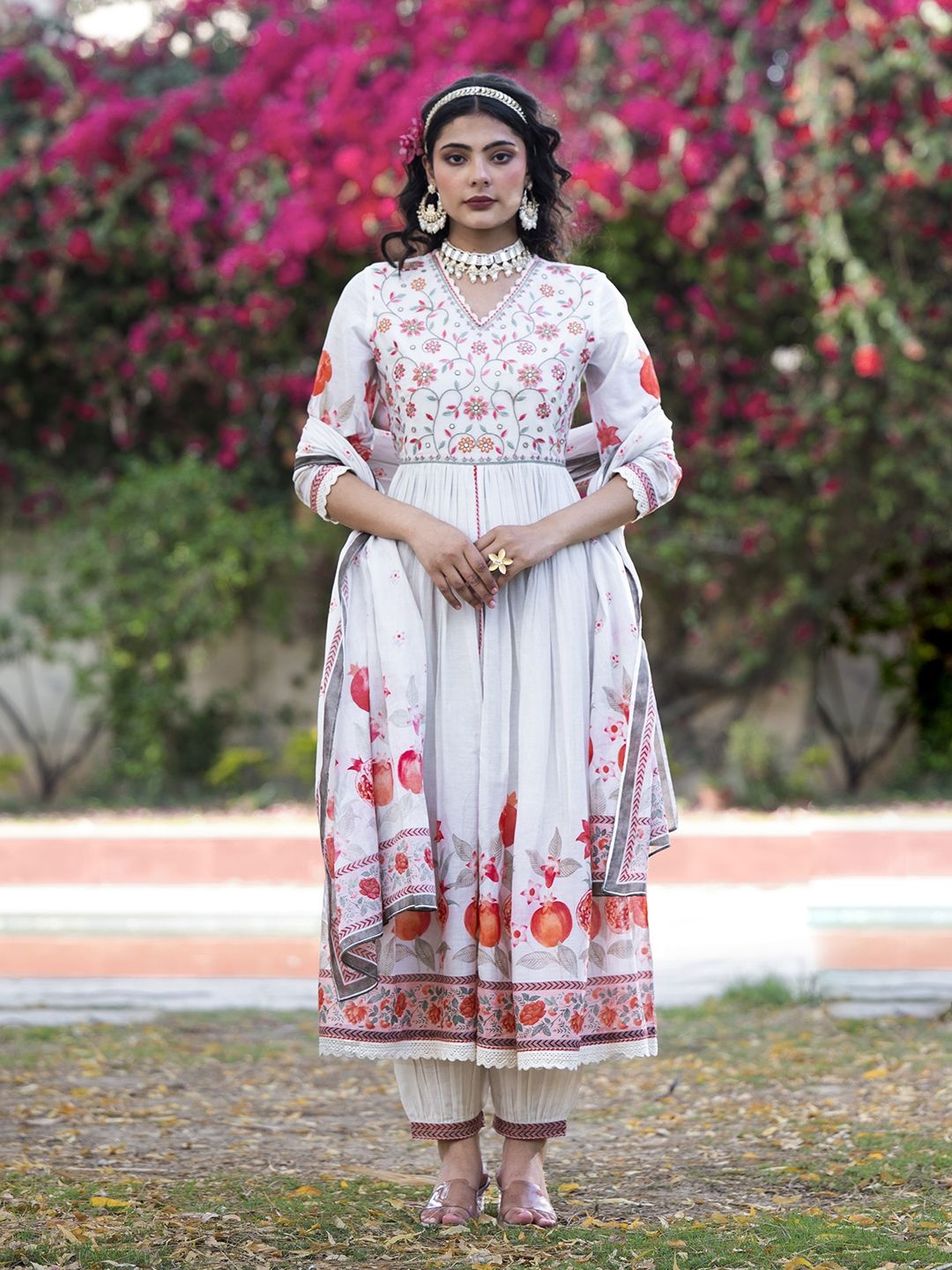 

AARAAS Floral Printed Embroidered Anarkali Pure Cotton Kurta With Pyjamas And Dupatta, Off white