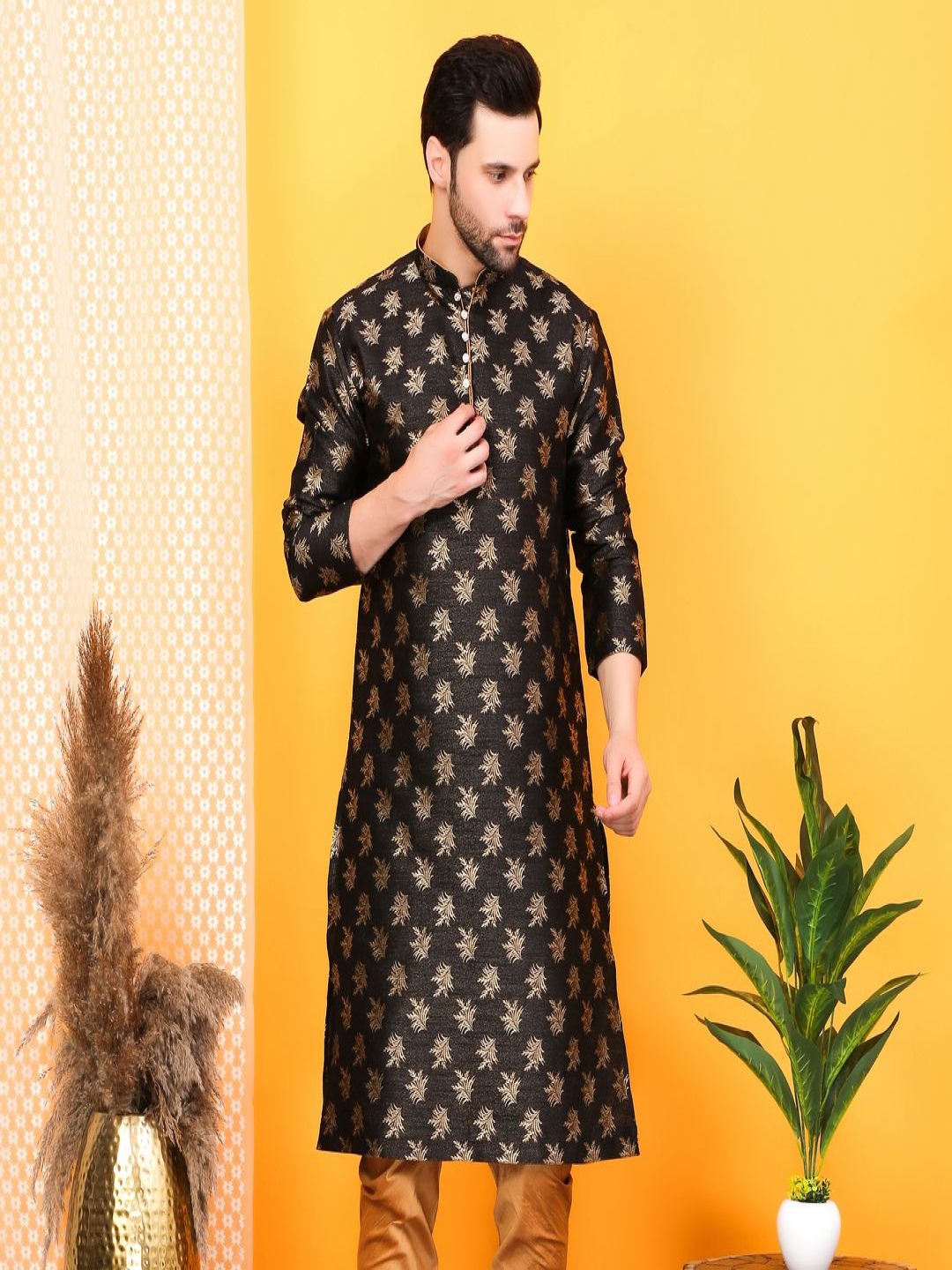 

Larwa Jacquard Ethnic Motifs Woven Design Mandarin Collar Straight Kurta, Black