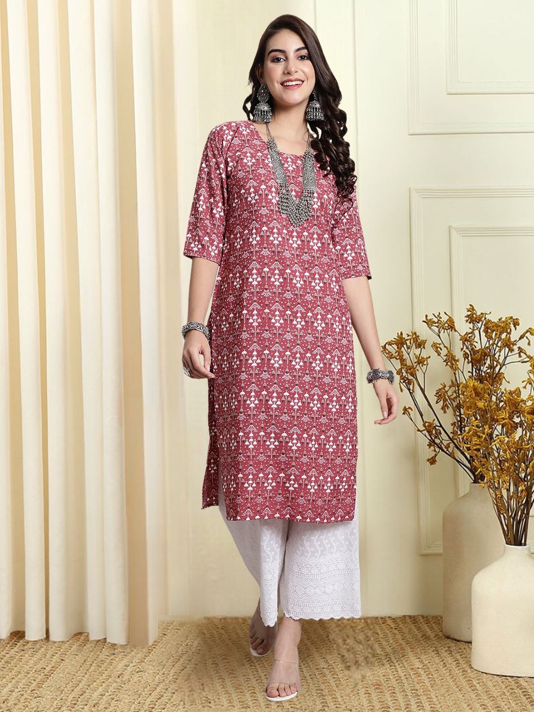 

7Threads Ethnic Motifs Printed Round Neck Straight Kurta, Pink