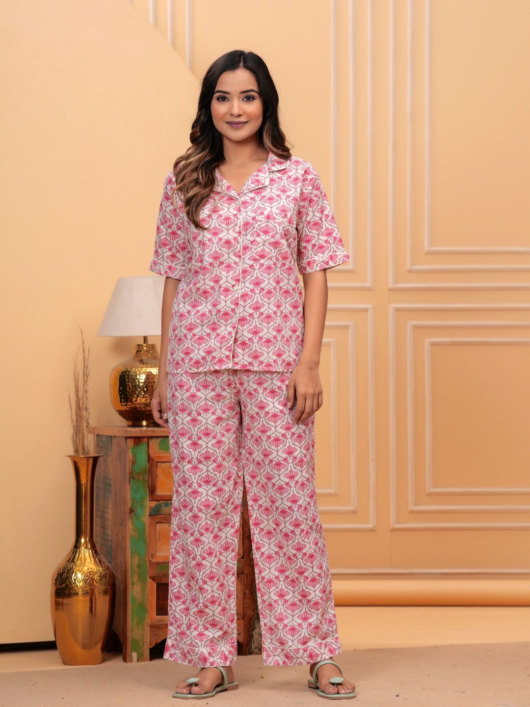 

Fabcurio Women Printed Night suit, Pink