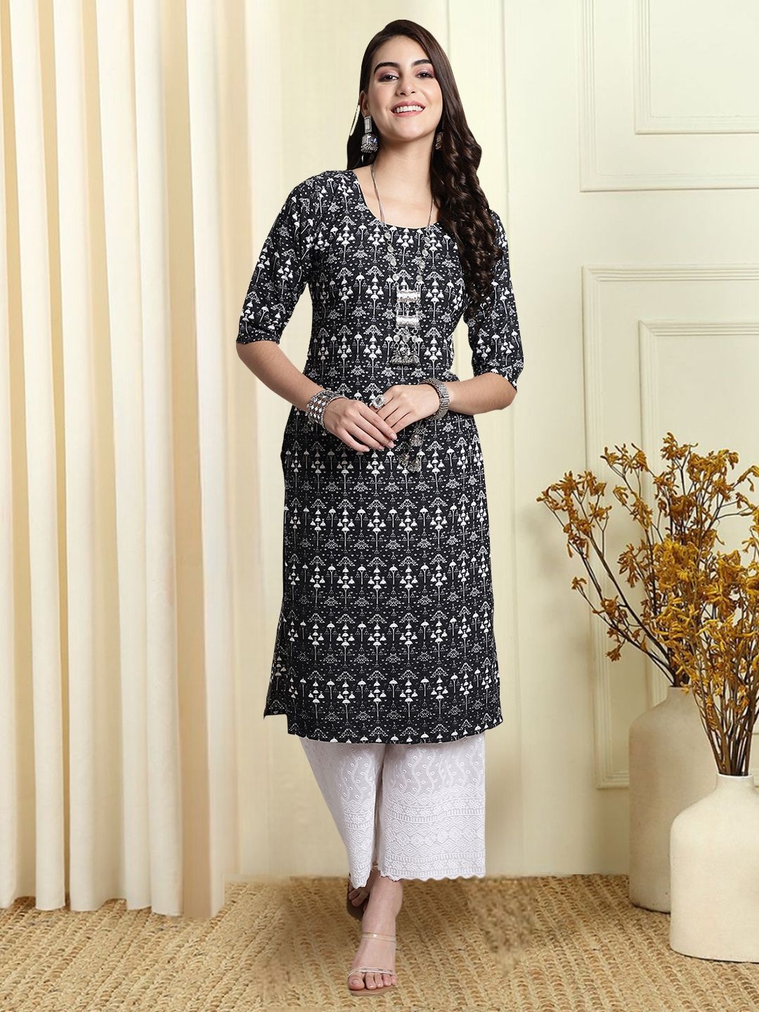 

7Threads Ethnic Motifs Printed Round Neck Straight Kurta, Black