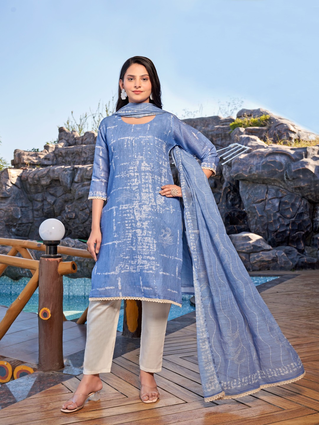 

VIRICA Dyed Round Neck Straight Kurta With Trouser And Dupatta, Blue