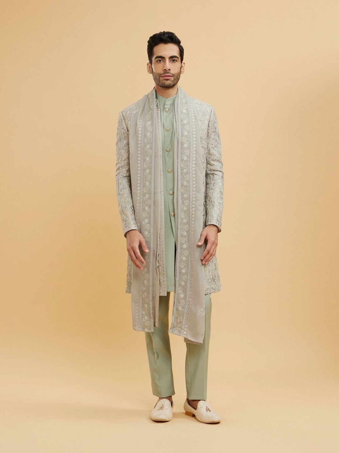 

Twamev Men Embroidery Thread Work Sherwani Set With Dupatta, Green