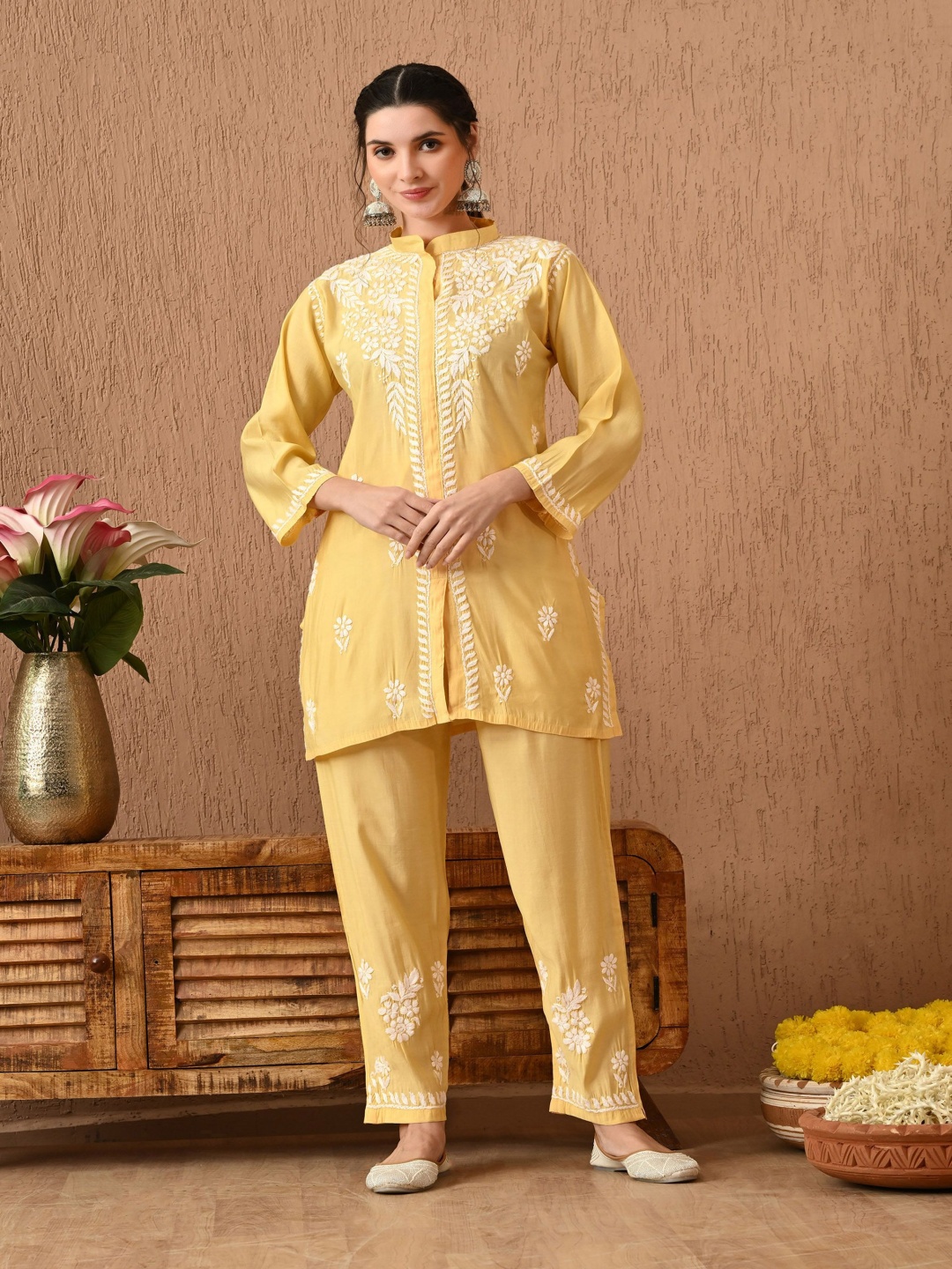 

Syrish Embroidered Mandarin Collar Tunic With Trouser, Yellow