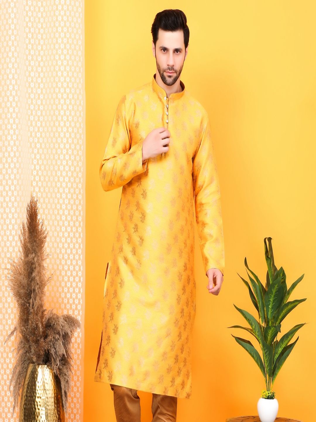 

Larwa Jacquard Ethnic Motifs Woven Design Mandarin Collar Straight Kurta, Yellow