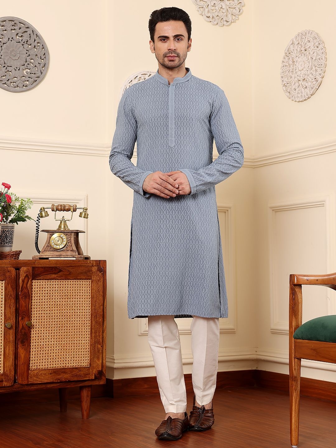 

MULTI SHADES Woven Design Embroidered Mandarin Collar Straight Kurta With Trouser, Grey