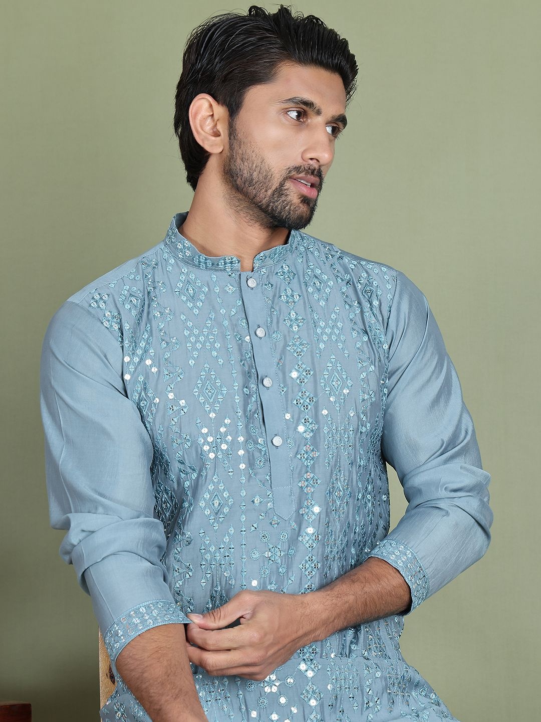 

Jompers Ethnic Motifs Embroidered Mirror Work Mandarin Collar Straight Kurta, Blue