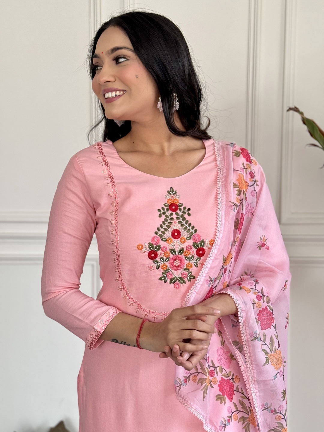 

CHANDALIYO Floral Embroidered Straight Thread Work Kurti with Trousers And Dupatta, Peach