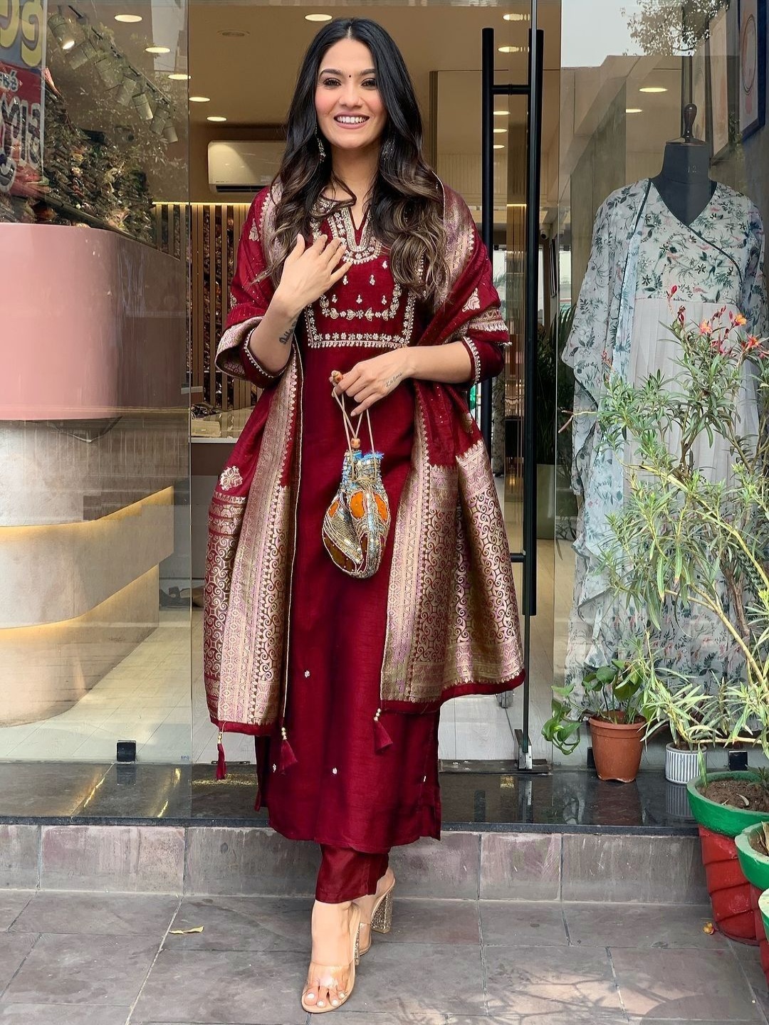 

Blue Wish Ethnic Motifs Embroidered Jacquard Chanderi Silk Kurta & Trouser & Dupatta, Maroon