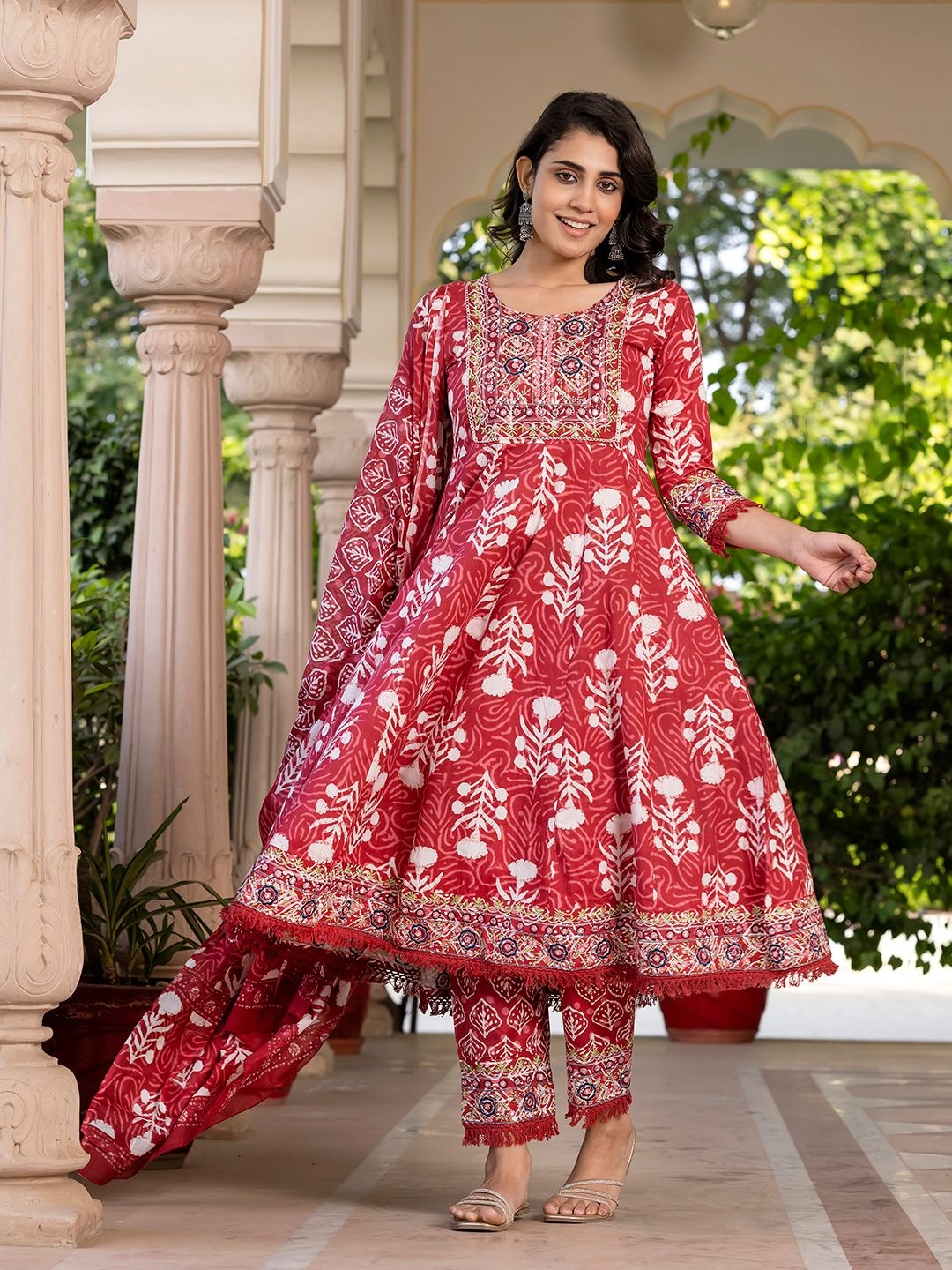 

Jaitpuriya Floral Printed Panelled Pure Cotton Anarkali Kurta With Trousers & Dupatta, Maroon