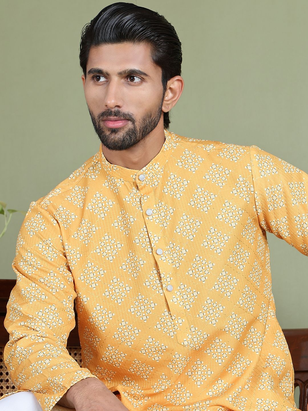 

Anouk Geometric Printe Mandarine collar Straight Kurta, Yellow