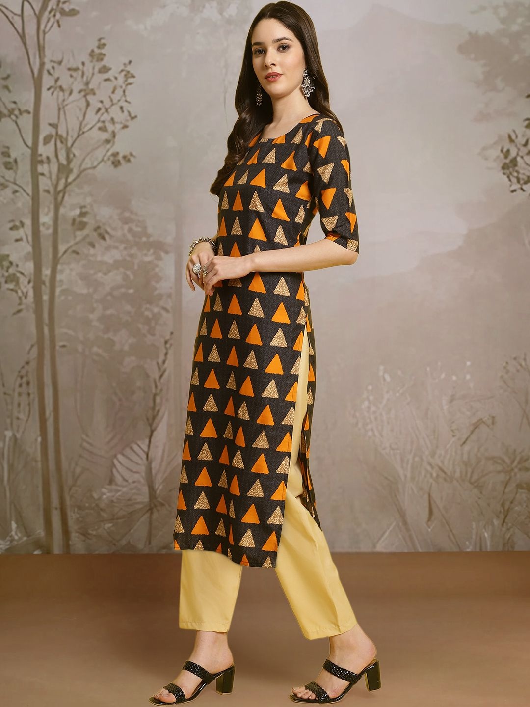 

7Threads Geometric Printed Round Neck Straight Kurta With Trousers, Black