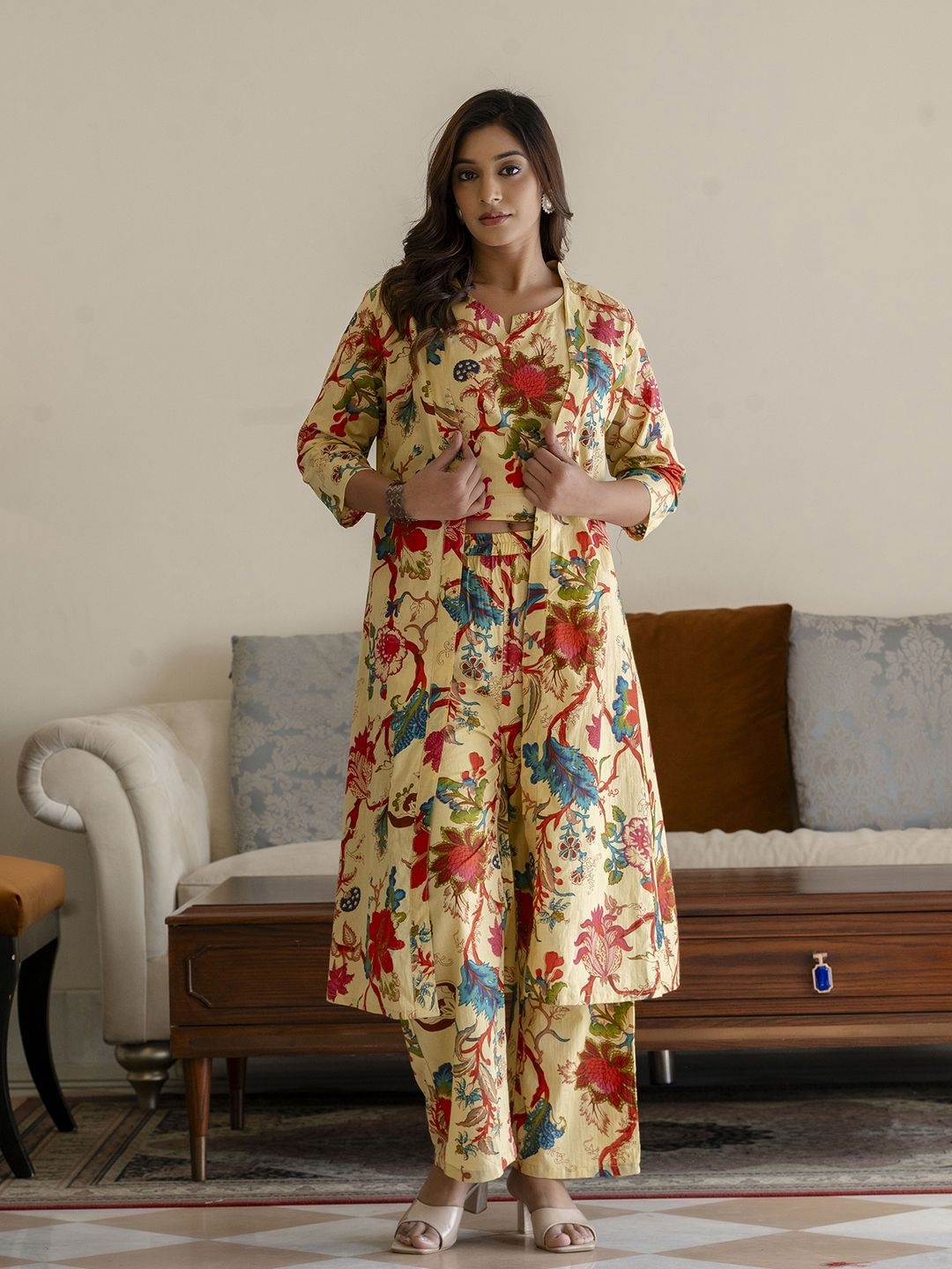 

ANNU PARIDHAN Floral Printed Crop Top & Trouser With Shrug, Cream
