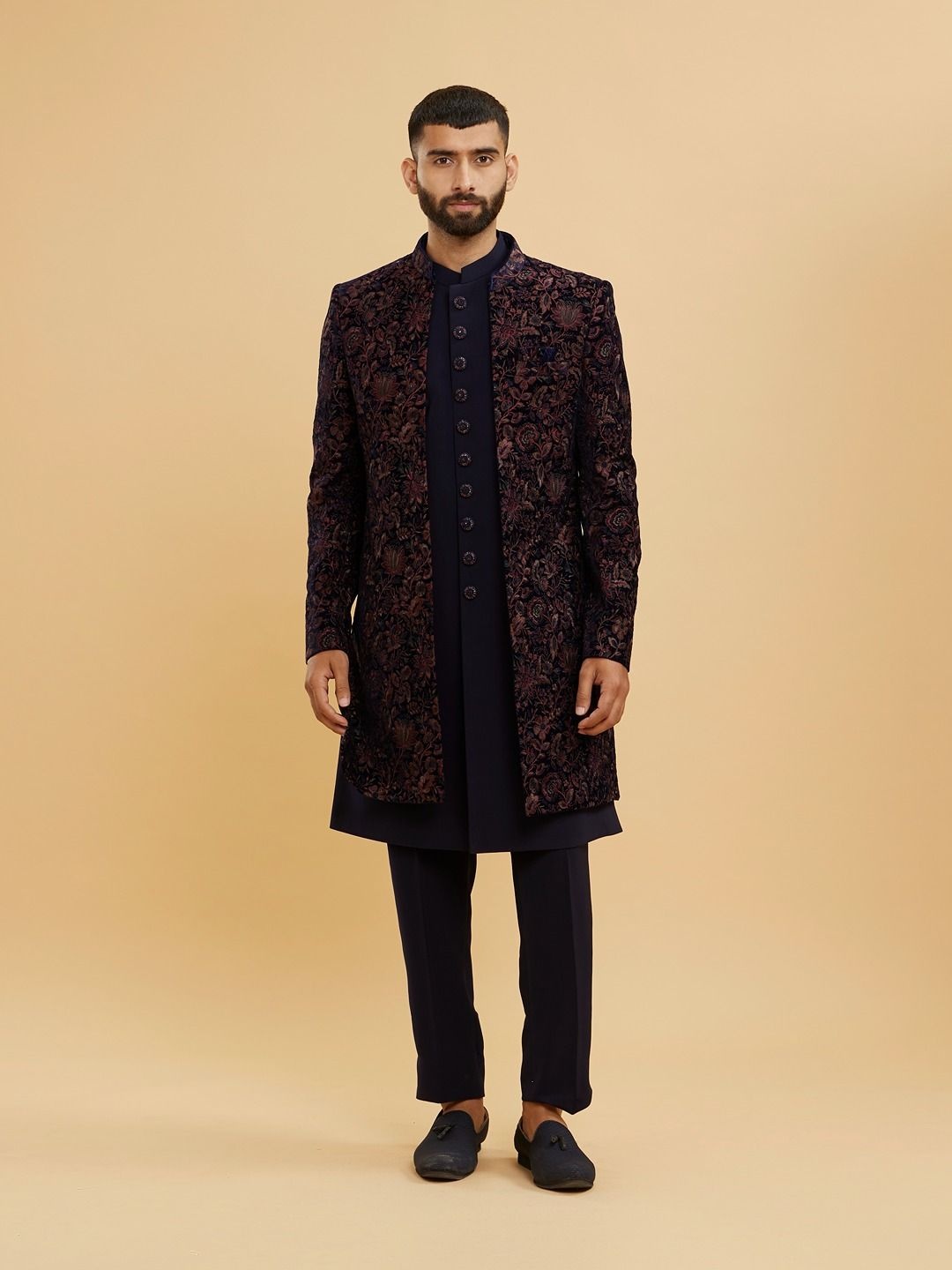 

Twamev Men Embroidered Sherwani Set, Blue