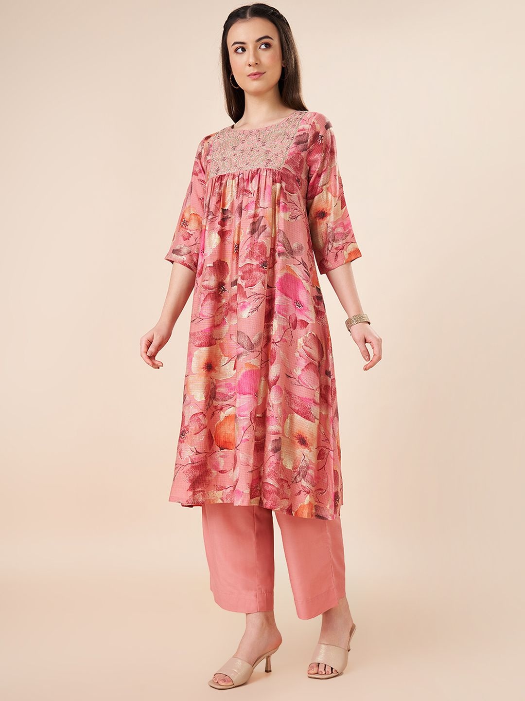 

RANGMANCH BY PANTALOONS Floral Embroidered Zari A-Line Kurta With Trousers And Dupatta, Peach