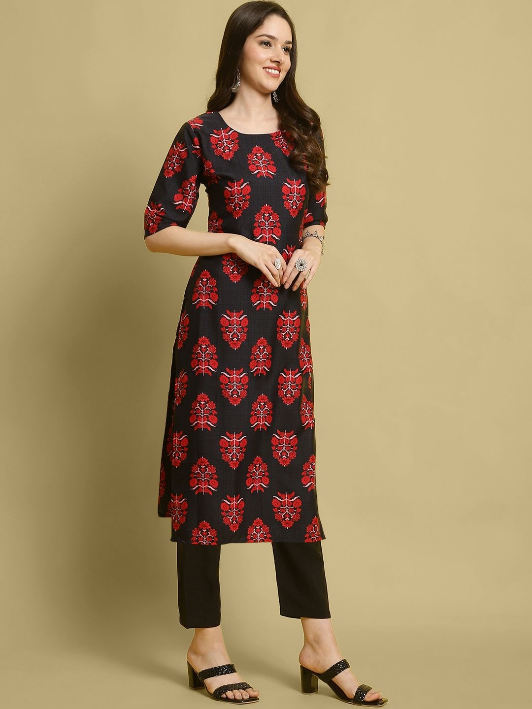 

7Threads Floral Printed Round Neck Regular Straight Kurta With Trouser, Navy blue