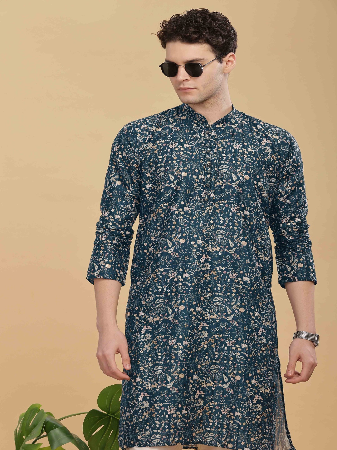 

Anouk Navy Blue Floral Printed Mandarin Collar Cotton Straight Kurta