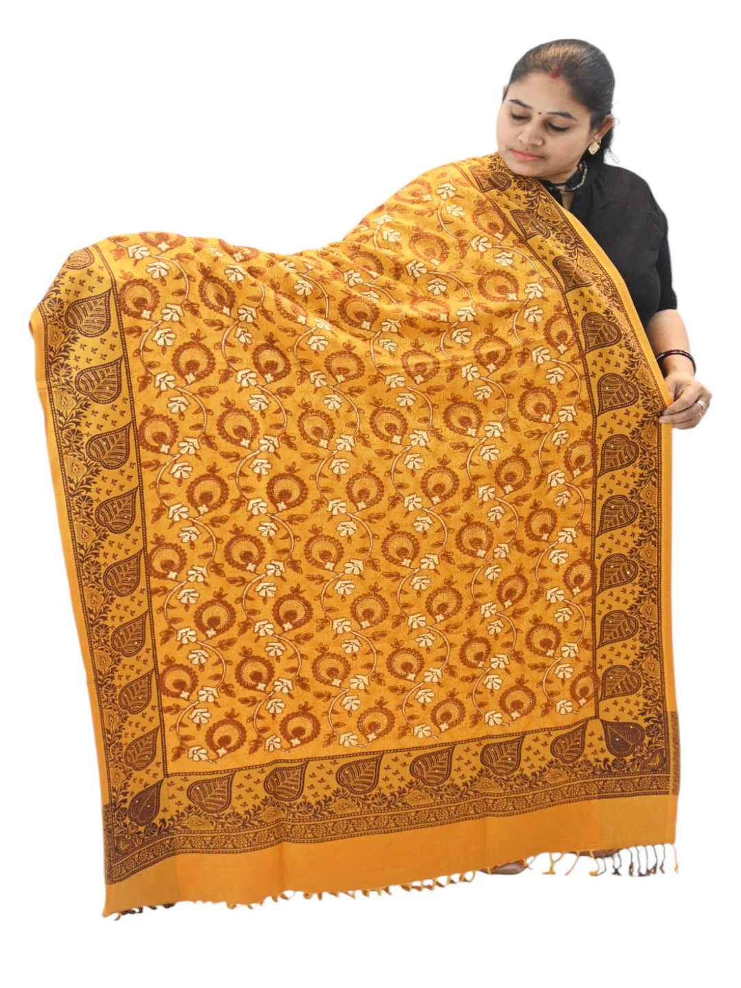

Vrinde Kashmiri Floral Embroidered Woollen Shawl, Yellow