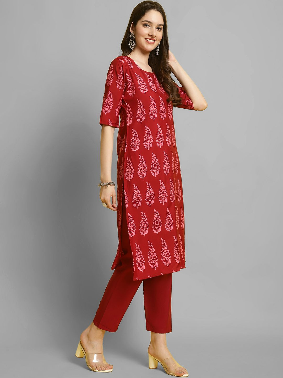 

7Threads Floral Printed Round Neck Kurta With Trousers, Red
