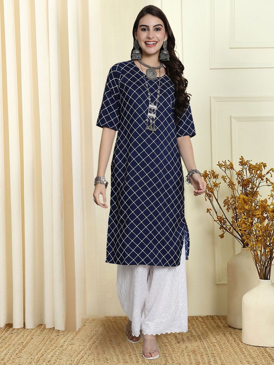 

7Threads Geometric Printed Round Neck Kurta, Navy blue