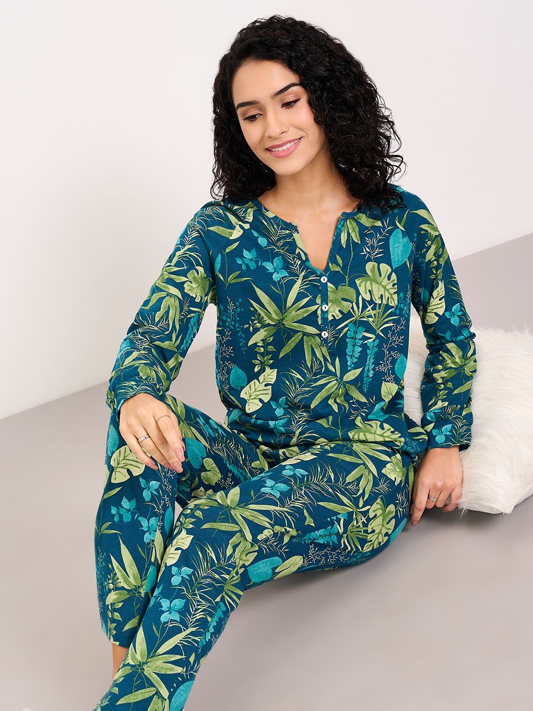 

Dreamz by Pantaloons Printed Pure Cotton Lounge T-Shirt, Teal