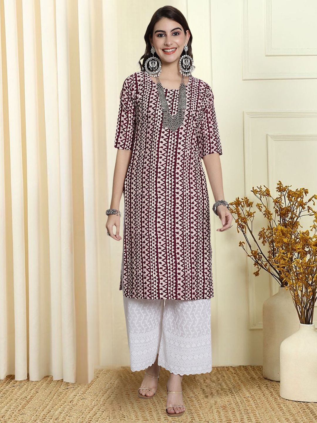 

7Threads Geometric Printed Round Neck Straight Shaped Kurta, Purple